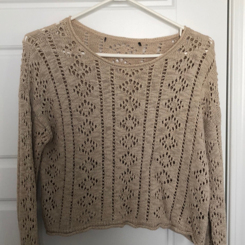 Knitted top.